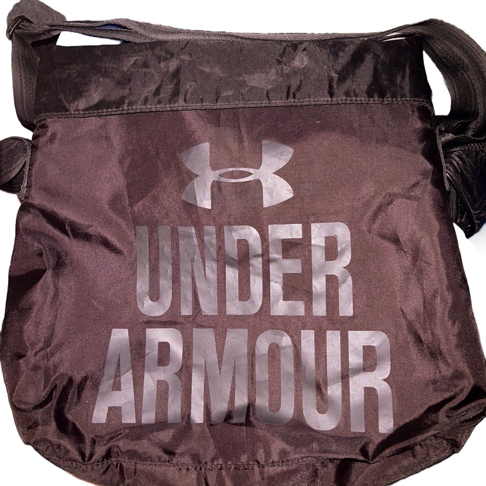 GUC- Under Armour Messenger Tote will add more pics if u want-the “ARMOUR” is ok